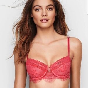 Victoria's Secret uplift bra